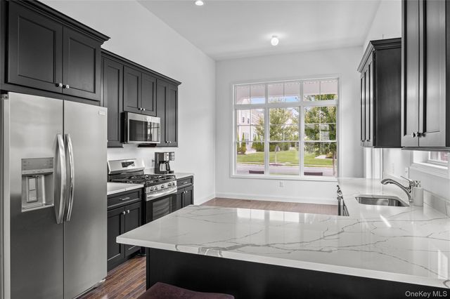 341 Aliana Avenue, Yaphank, NY 11980