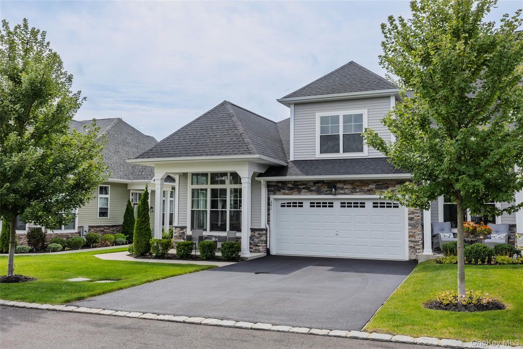 341 Aliana Avenue, Yaphank, NY 11980