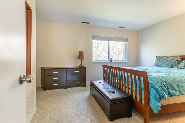 76 Silo Way 76, Bloomfield, CT 06002