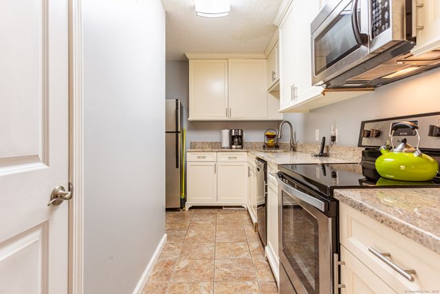 76 Silo Way 76, Bloomfield, CT 06002