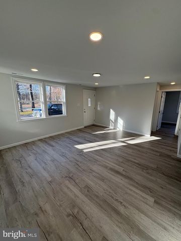 4 W LAKESHORE DR, Browns Mills, NJ 08015