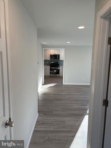 4 W LAKESHORE DR, Browns Mills, NJ 08015