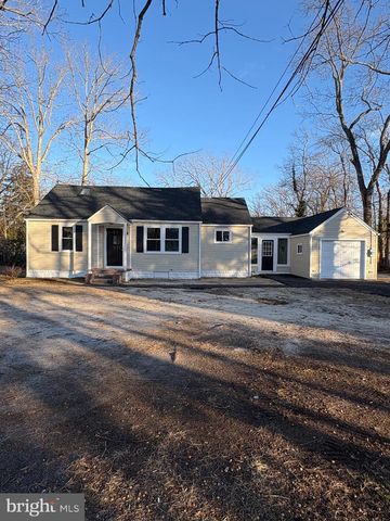 4 W LAKESHORE DR, Browns Mills, NJ 08015