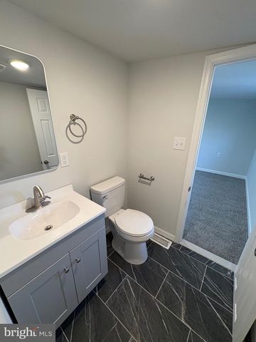 4 W LAKESHORE DR, Browns Mills, NJ 08015