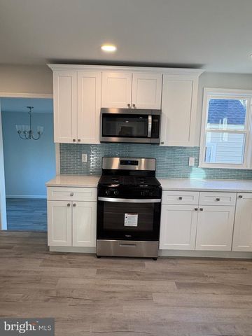 4 W LAKESHORE DR, Browns Mills, NJ 08015