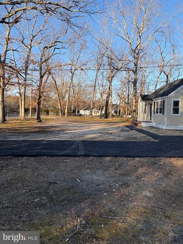 4 W LAKESHORE DR, Browns Mills, NJ 08015