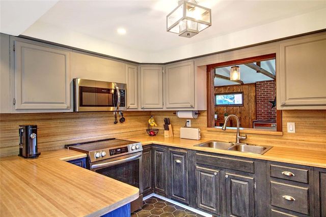 62 Meadowcrest Drive, Cumberland, RI 02864