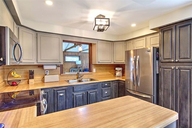 62 Meadowcrest Drive, Cumberland, RI 02864