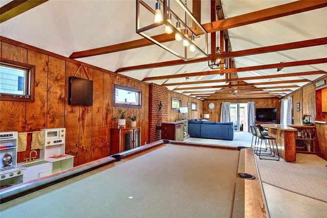 62 Meadowcrest Drive, Cumberland, RI 02864