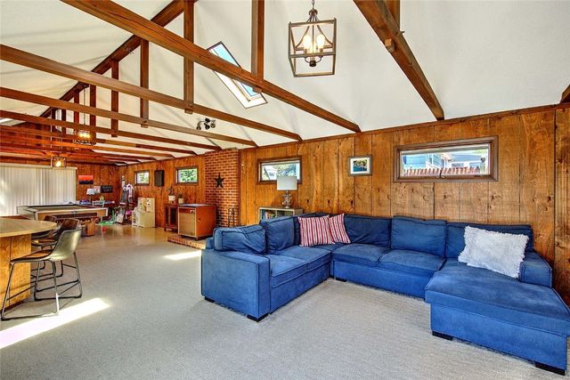 62 Meadowcrest Drive, Cumberland, RI 02864