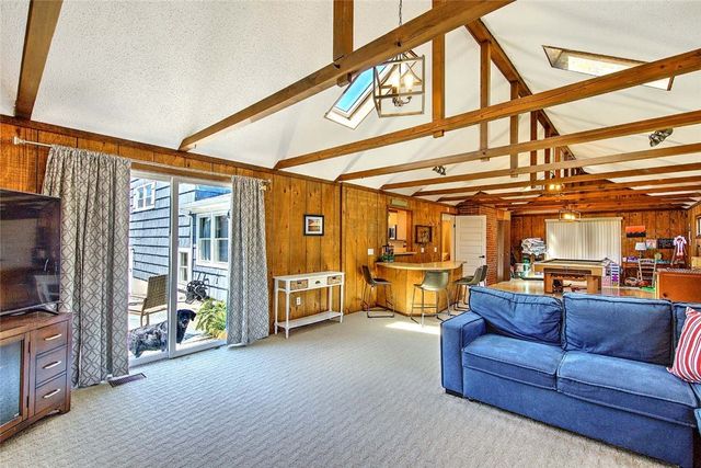 62 Meadowcrest Drive, Cumberland, RI 02864
