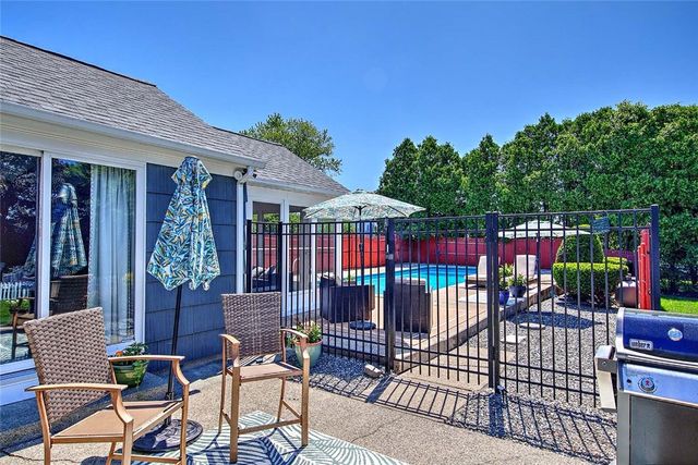 62 Meadowcrest Drive, Cumberland, RI 02864