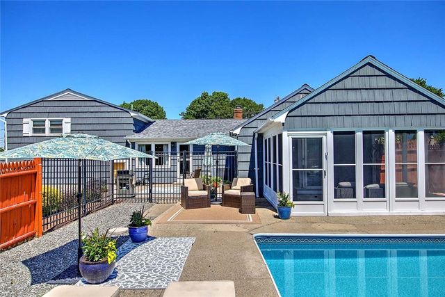 62 Meadowcrest Drive, Cumberland, RI 02864