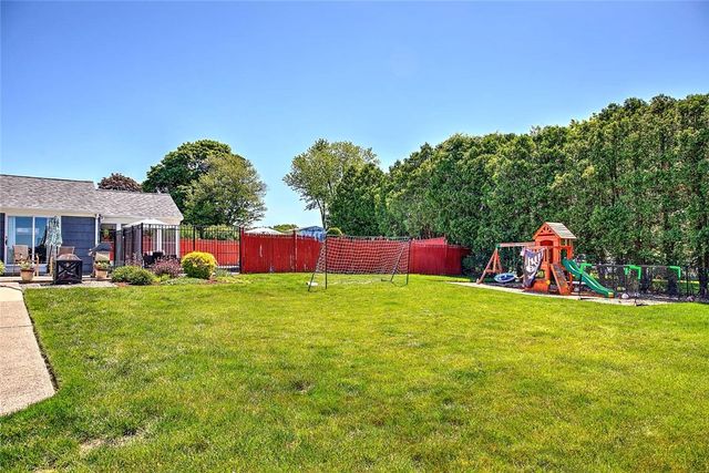 62 Meadowcrest Drive, Cumberland, RI 02864