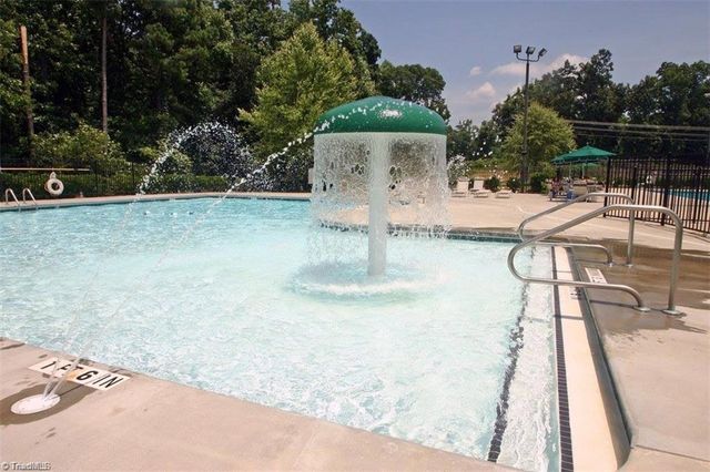 400 Dornoch Drive, Winston-salem, NC 27107