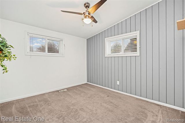 13340 Woodvale Street, Oak Park, MI 48237