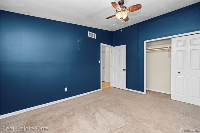 13340 Woodvale Street, Oak Park, MI 48237