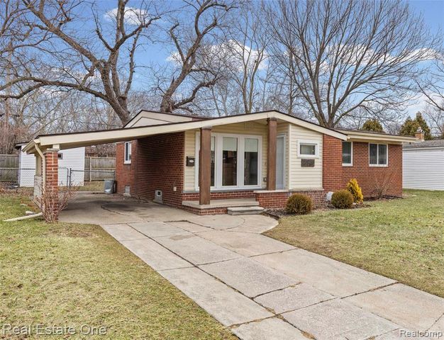 13340 Woodvale Street, Oak Park, MI 48237