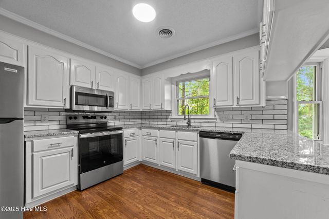 105 Country Place, Washington, NC 27889