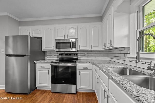 105 Country Place, Washington, NC 27889