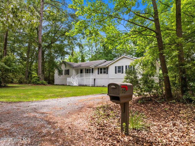 105 Country Place, Washington, NC 27889