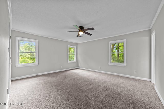 105 Country Place, Washington, NC 27889