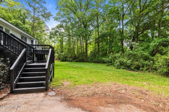 105 Country Place, Washington, NC 27889