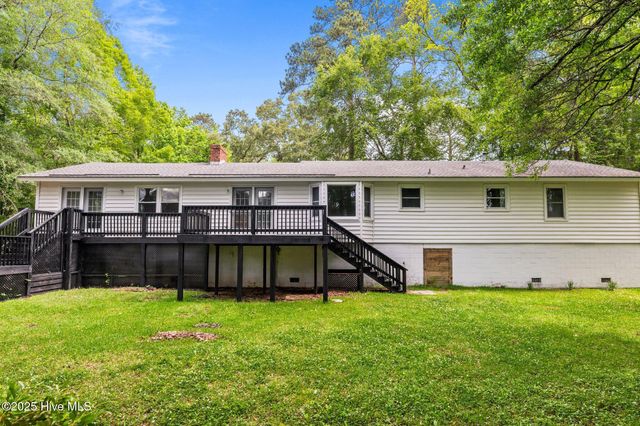 105 Country Place, Washington, NC 27889