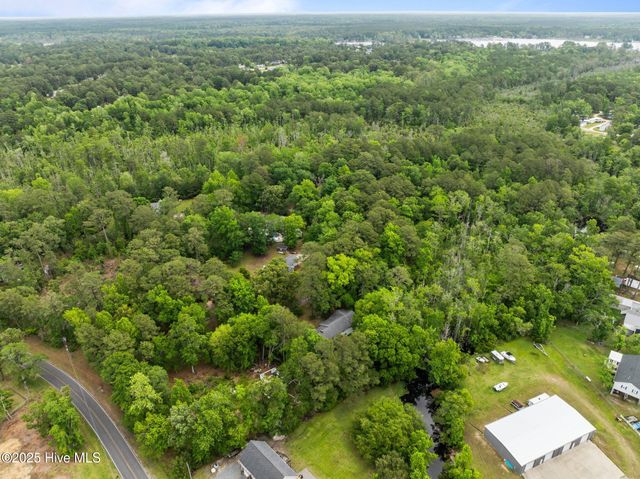 105 Country Place, Washington, NC 27889
