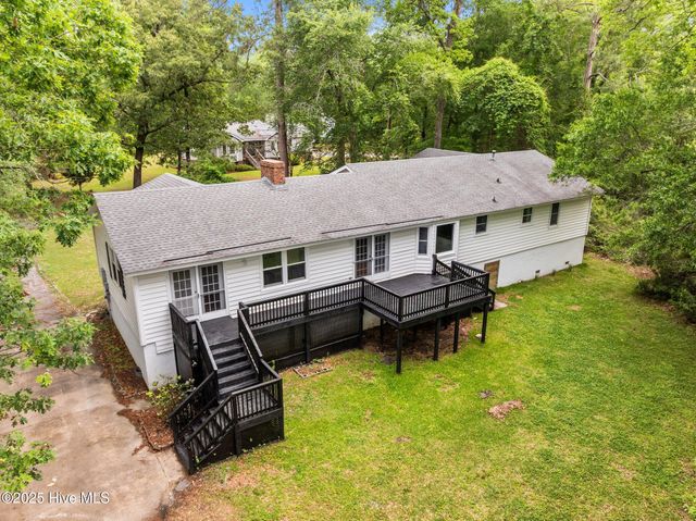105 Country Place, Washington, NC 27889