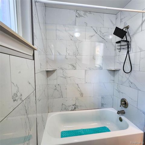 19169 Inkster Road, Livonia, MI 48152