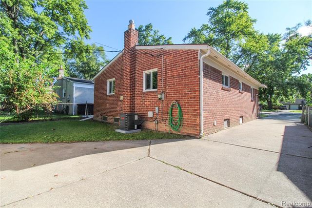 19169 Inkster Road, Livonia, MI 48152