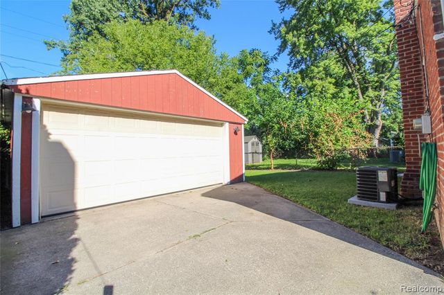 19169 Inkster Road, Livonia, MI 48152