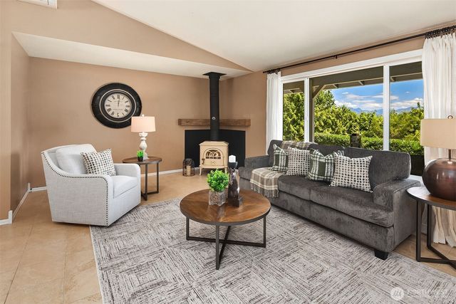 1247 293rd Avenue NE, Carnation, WA 98014