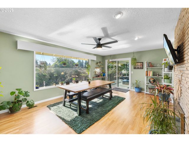 7360 Se IMPERIAL Ct, Milwaukie, OR 97222