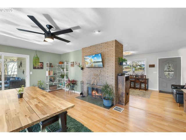 7360 Se IMPERIAL Ct, Milwaukie, OR 97222