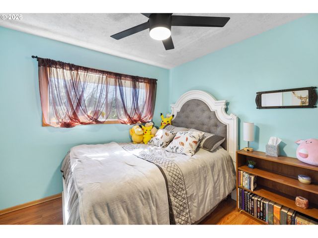 7360 Se IMPERIAL Ct, Milwaukie, OR 97222