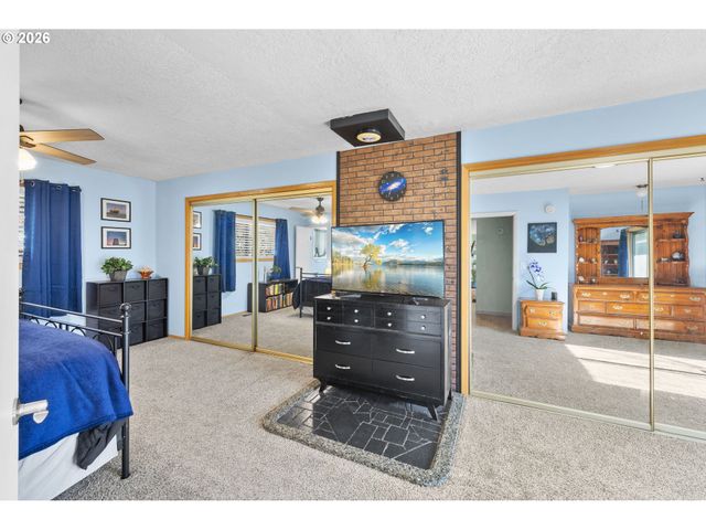 7360 Se IMPERIAL Ct, Milwaukie, OR 97222