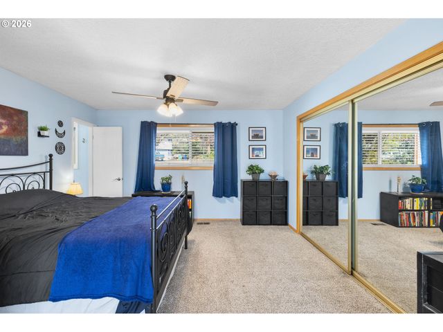 7360 Se IMPERIAL Ct, Milwaukie, OR 97222