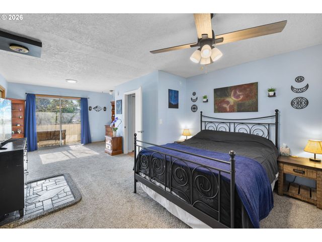 7360 Se IMPERIAL Ct, Milwaukie, OR 97222