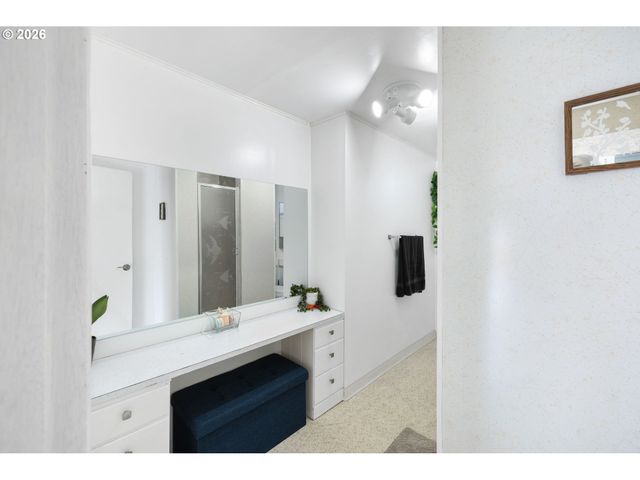 7360 Se IMPERIAL Ct, Milwaukie, OR 97222