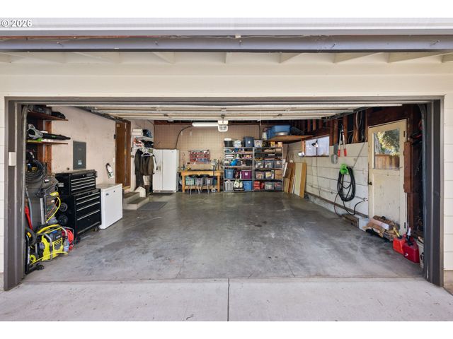 7360 Se IMPERIAL Ct, Milwaukie, OR 97222