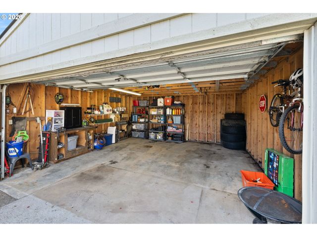 7360 Se IMPERIAL Ct, Milwaukie, OR 97222