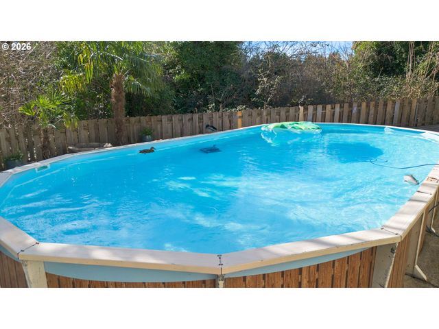 7360 Se IMPERIAL Ct, Milwaukie, OR 97222