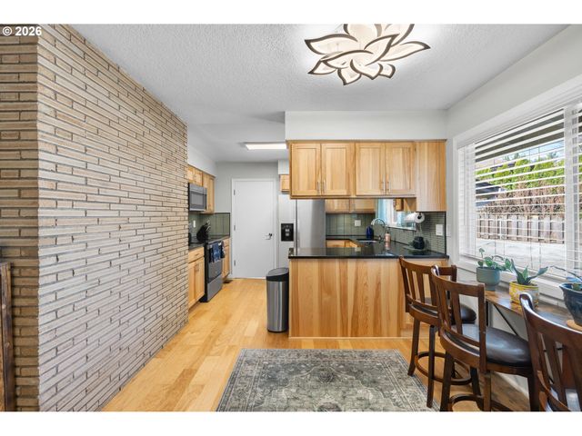 7360 Se IMPERIAL Ct, Milwaukie, OR 97222