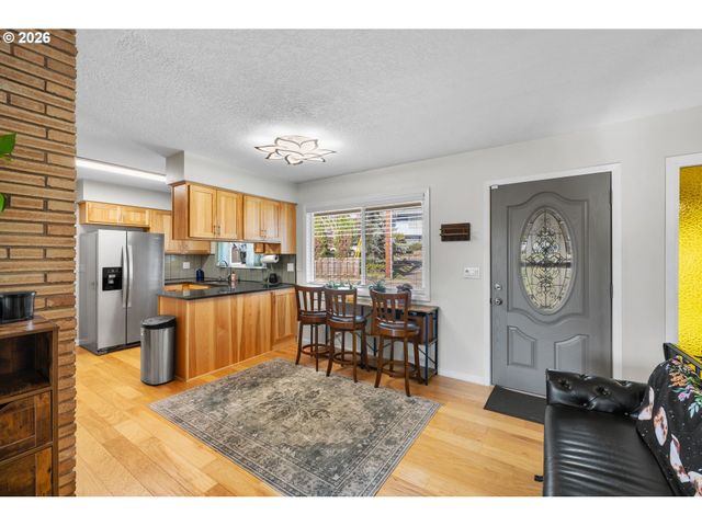 7360 Se IMPERIAL Ct, Milwaukie, OR 97222