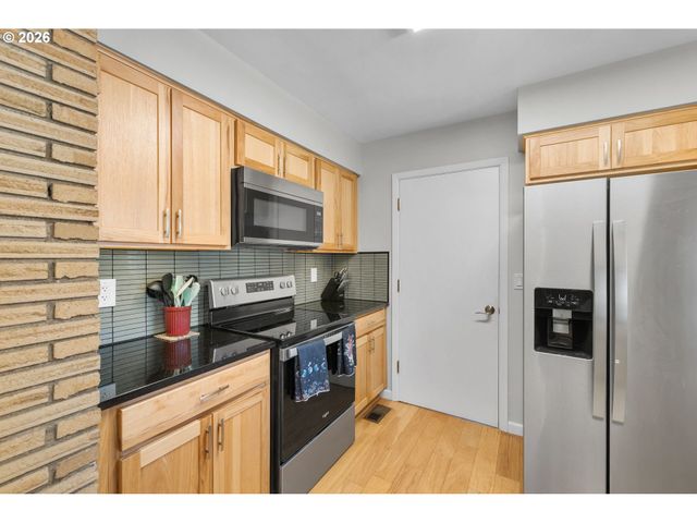 7360 Se IMPERIAL Ct, Milwaukie, OR 97222