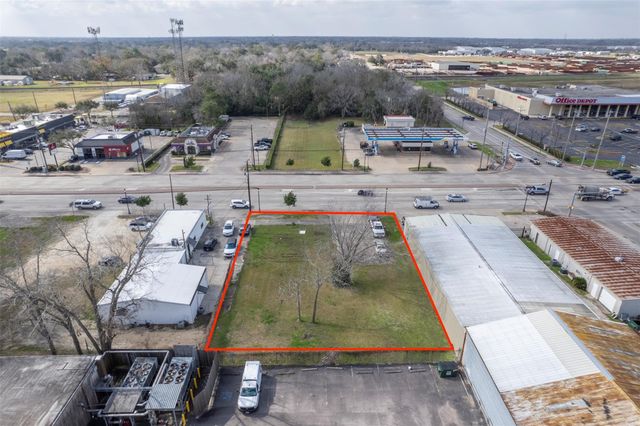 2107 N Main Street, Pearland, TX 77581