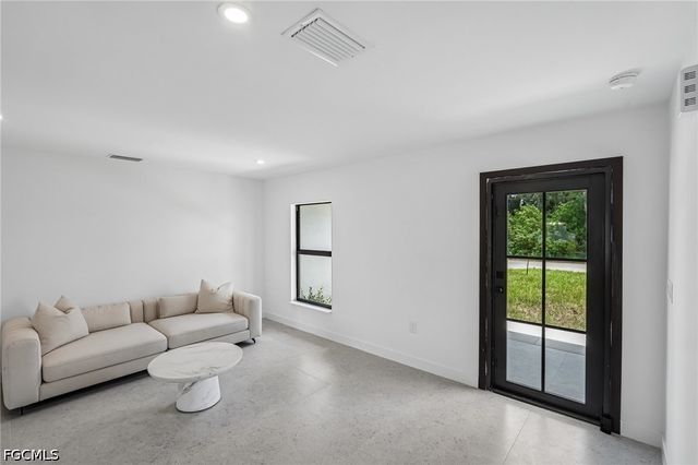 2800 NW 10th ST, Cape Coral, FL 33993