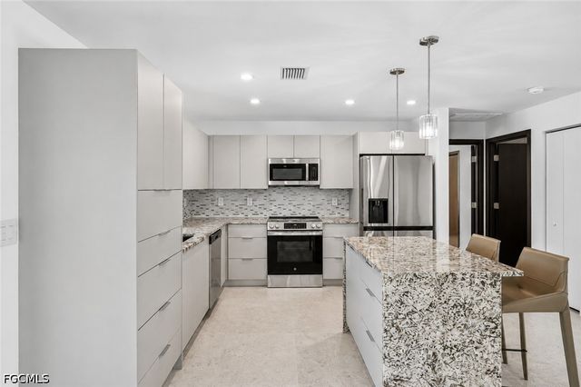 2800 NW 10th ST, Cape Coral, FL 33993
